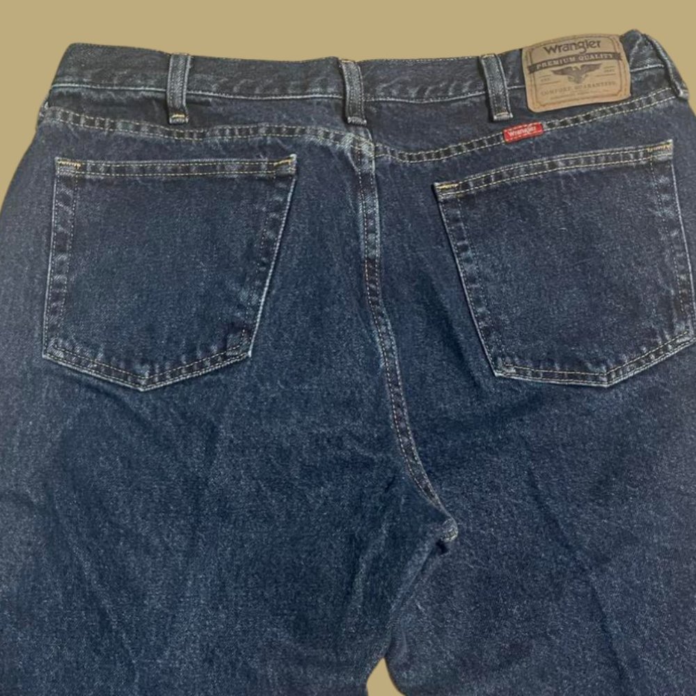 Wrangler® Five Star Premium Denim Flex for Comfort Relaxed Fit Jean in Stone W38
